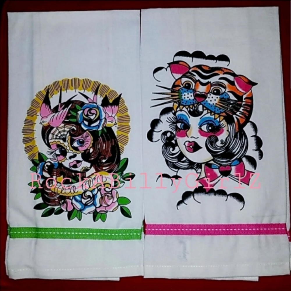 Sourpuss 2pc Girl Tattoo Flash On the Prowl Pink & Lil Lula Green Trim Towels